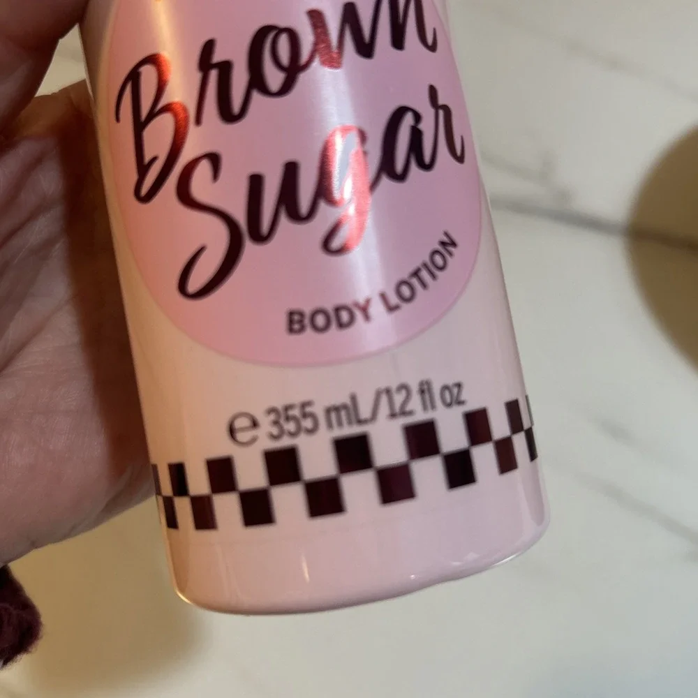 VICTORIA'S SECRET PINK BROWN SUGAR DAILY DRENCH BODY LOTION 12 oz NEW‎